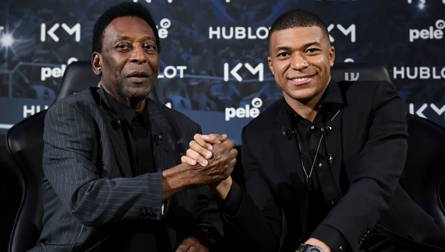 La légende brésilienne Pelé hospitalisée à Paris La légende brésilienne Pelé hospitalisée à Paris